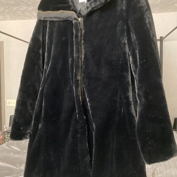 NEW WEST FOUX FUR COAT SIZE L - Picture 1 of 3